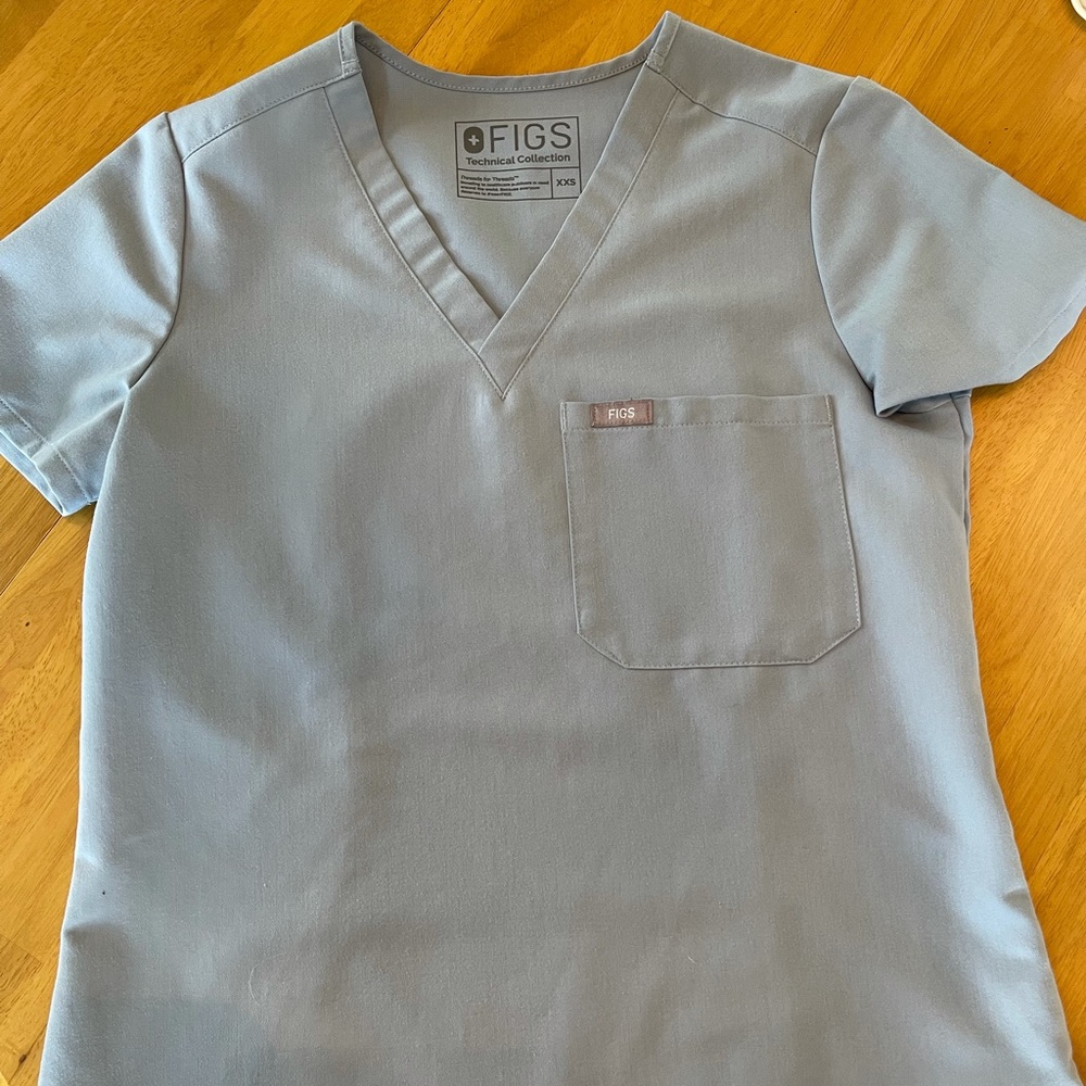 Figs Catarina one-pocket scrub top